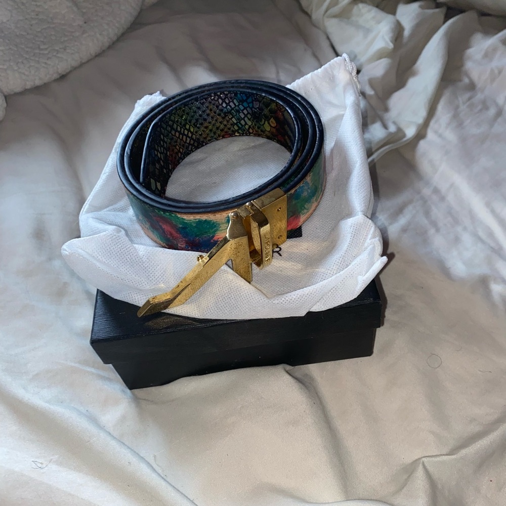 Apolinar belt